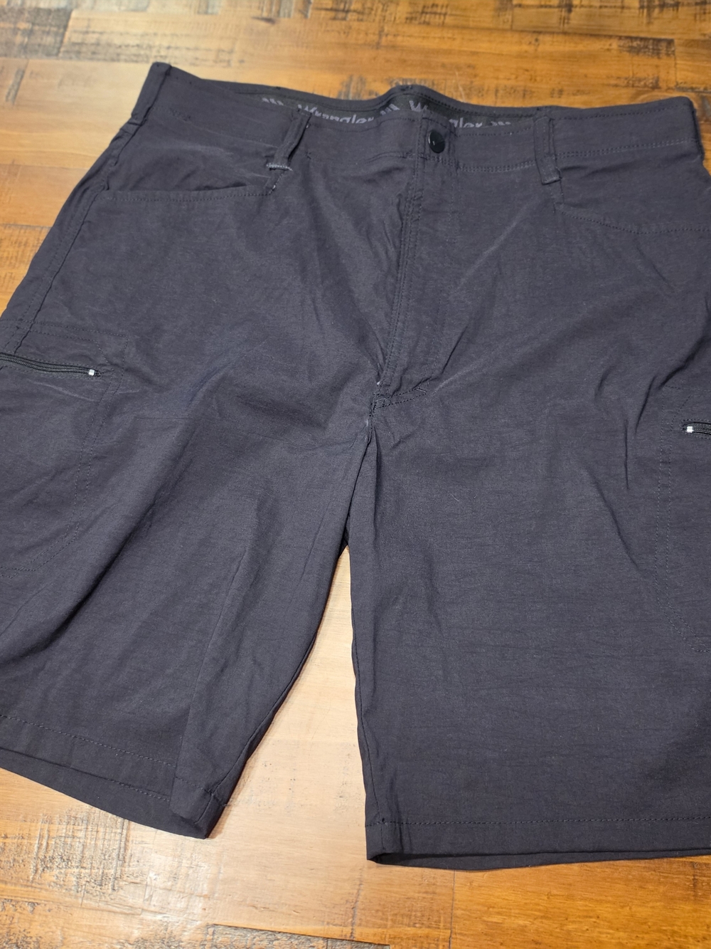 Wrangler Men's Casual Black Stretch Cargo Shorts